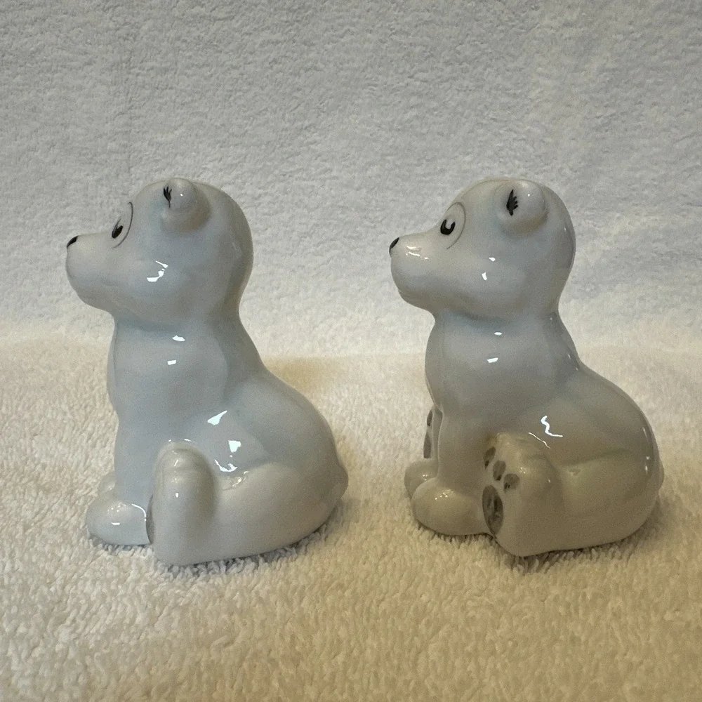 White Ceramic Alaska Polar Bear Salt & Pepper Shakers‎ 3 x 2.5